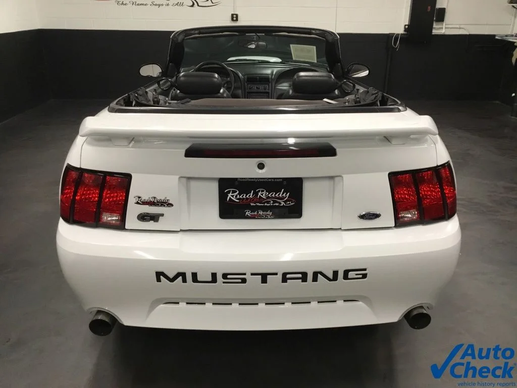 Used 2003 White Ford GT image 9