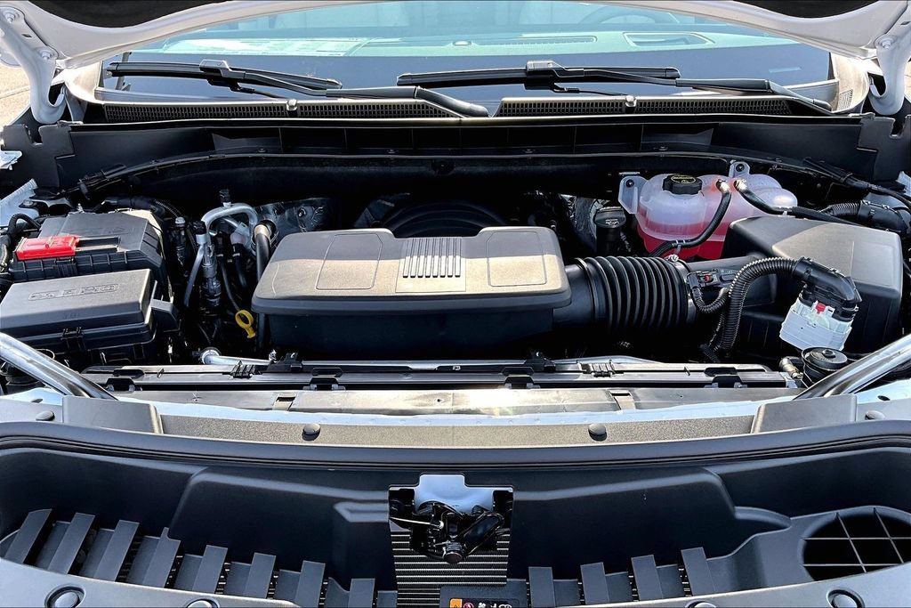 New 2026 Vibrant White Tricoat Cadillac Platinum Luxury image 11
