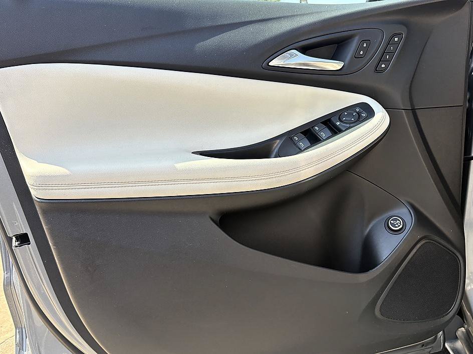 Used 2023 Moonstone Gray Metallic Buick Essence image 13