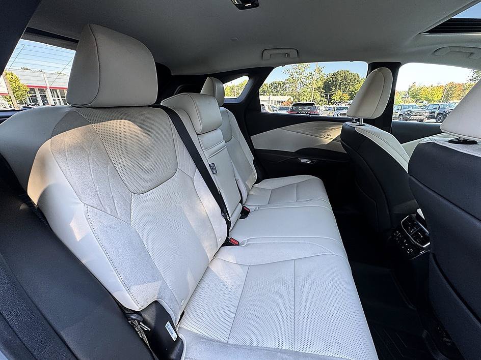 Used 2023 Iridium Lexus RX 350 Luxury image 25