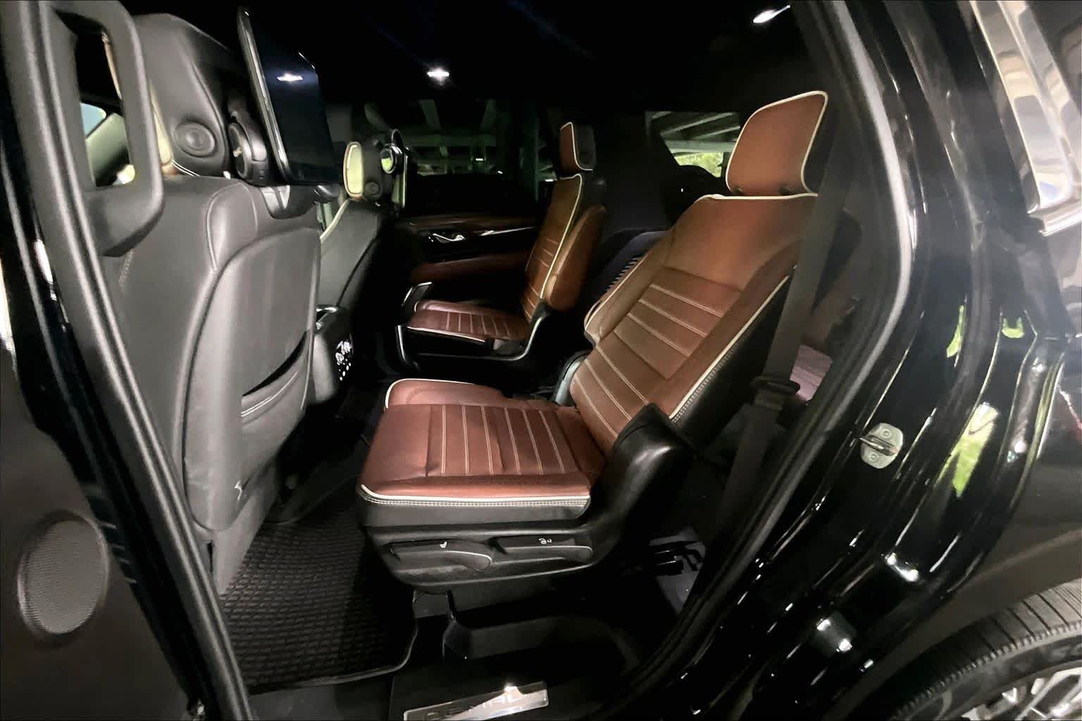 Used 2023 Onyx Black GMC Denali Ultimate image 37
