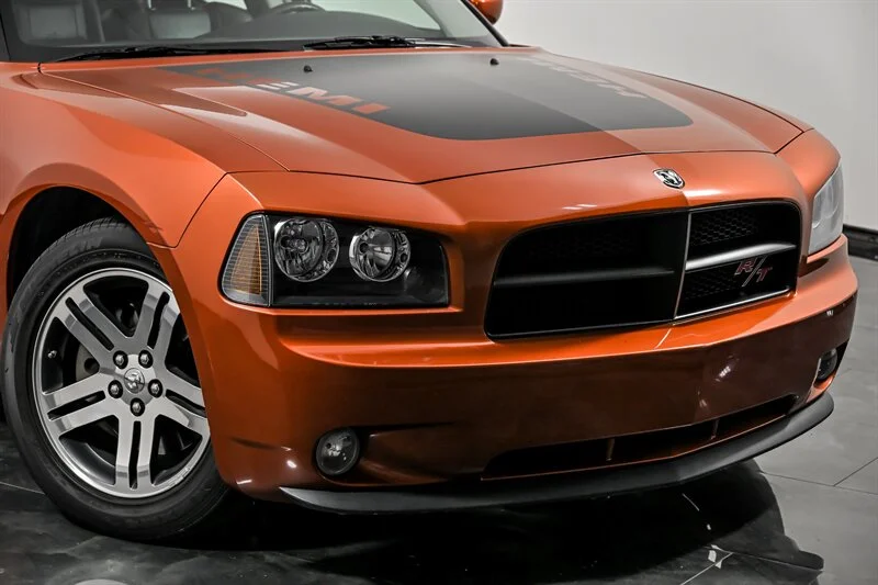 Used 2006 Go Mango! Dodge RT image 2