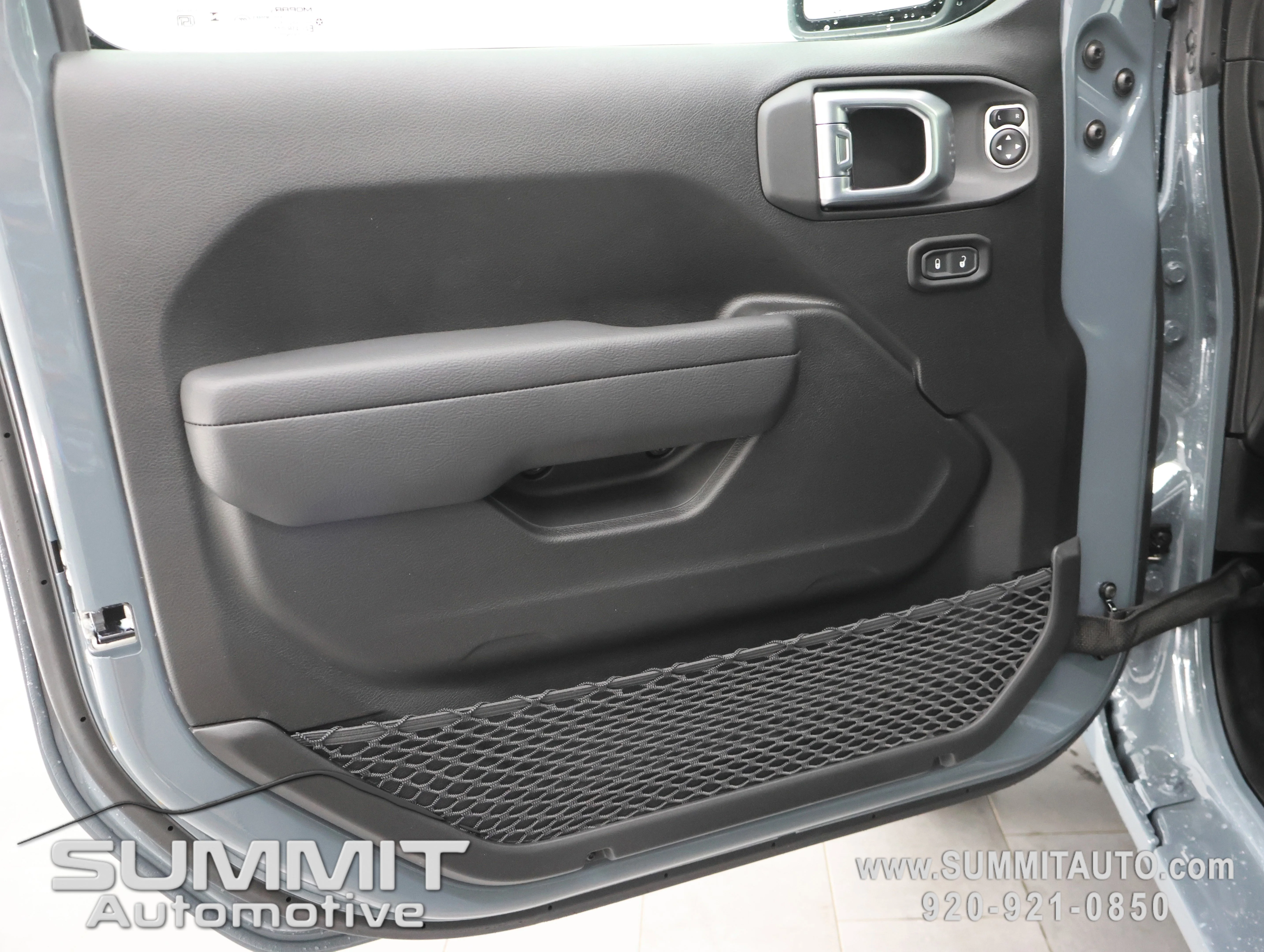 New 2026 Anvil Clear-Coat Exterior Paint Jeep Sport S image 32