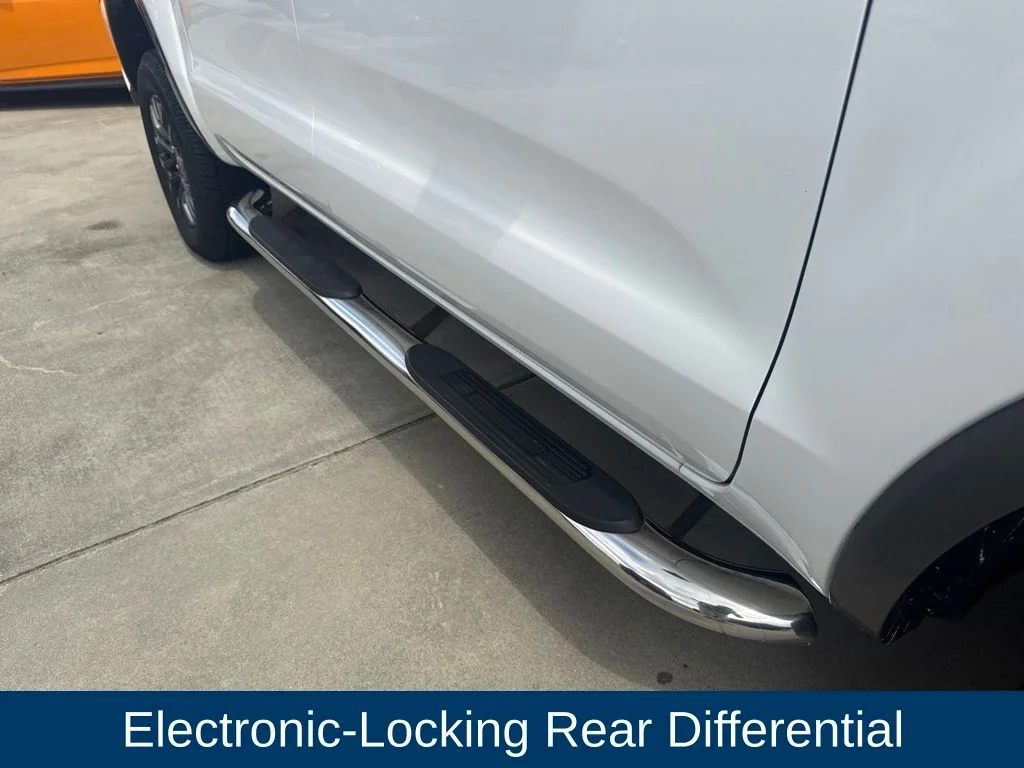 Certified Used 2019 Oxford White Ford XLT image 12