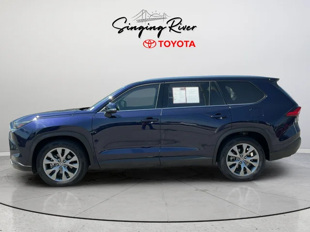 Used 2024  Toyota Limited image 4