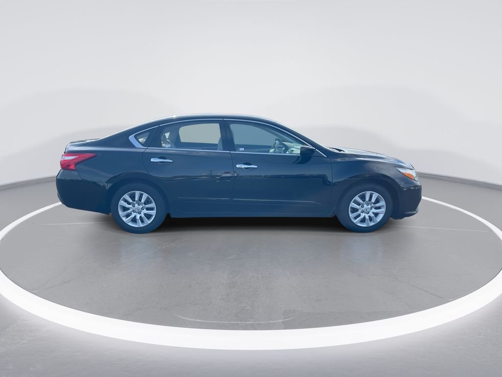 Used 2017 Black Nissan 2.5 S image 9
