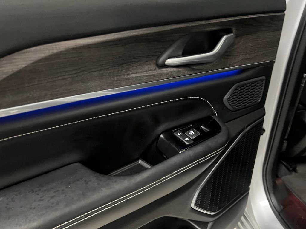 2023 Jeep Grand Cherokee Overland - Photo 52