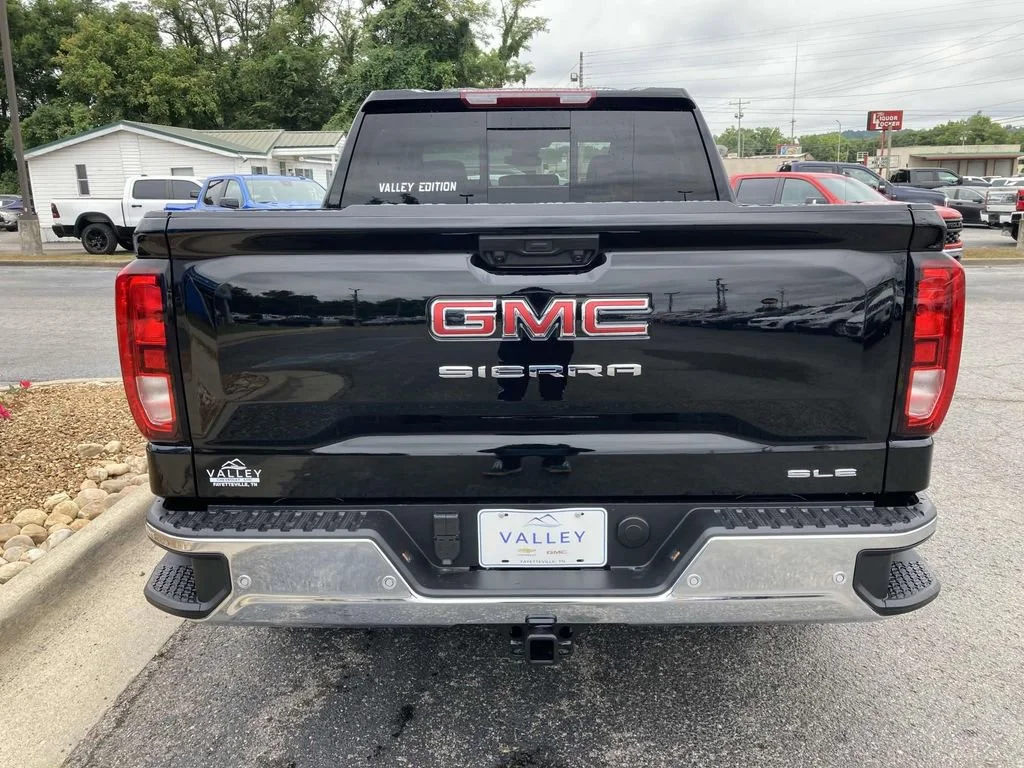 New 2026 Onyx Black GMC SLE image 5