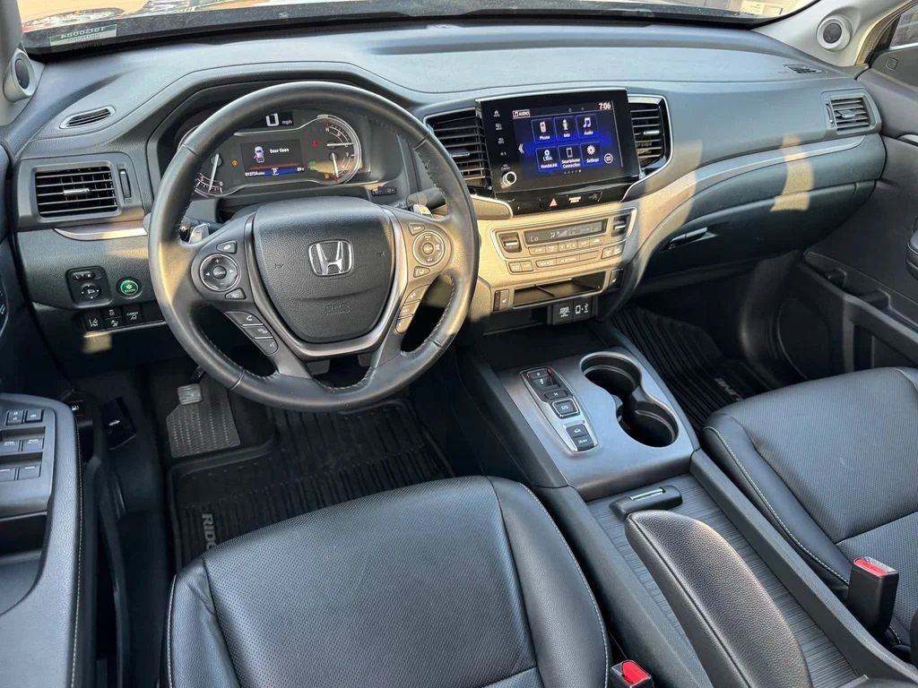Used 2023  Honda RTL image 14
