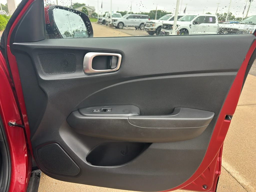 Used 2025 Ultimate Red Hyundai SEL image 28