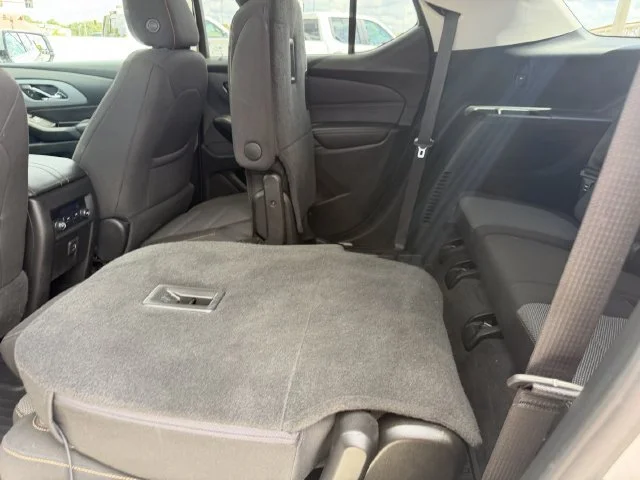 Used 2020 SILVER ICE METALLIC Chevrolet LT Cloth image 20