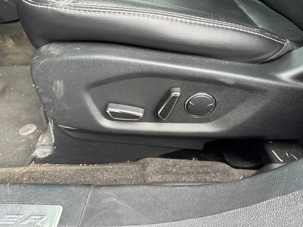 Used 2017 White Ford Limited image 8