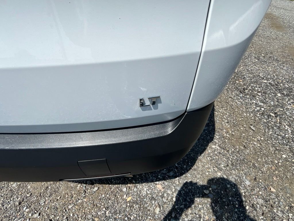 Used 2023 White Chevrolet LT image 11