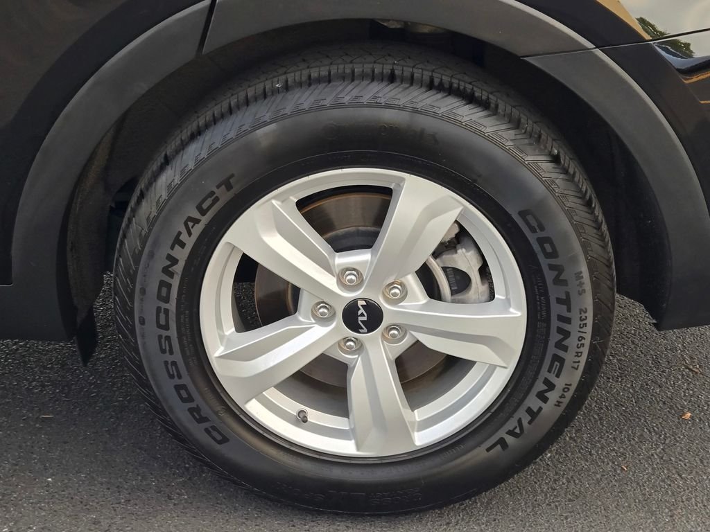2024 Kia Sorento LX - Photo 24