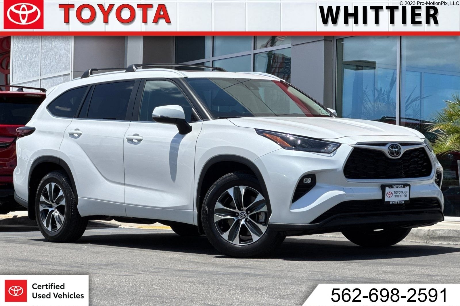 2024 Toyota Highlander XLE FWD's photo
