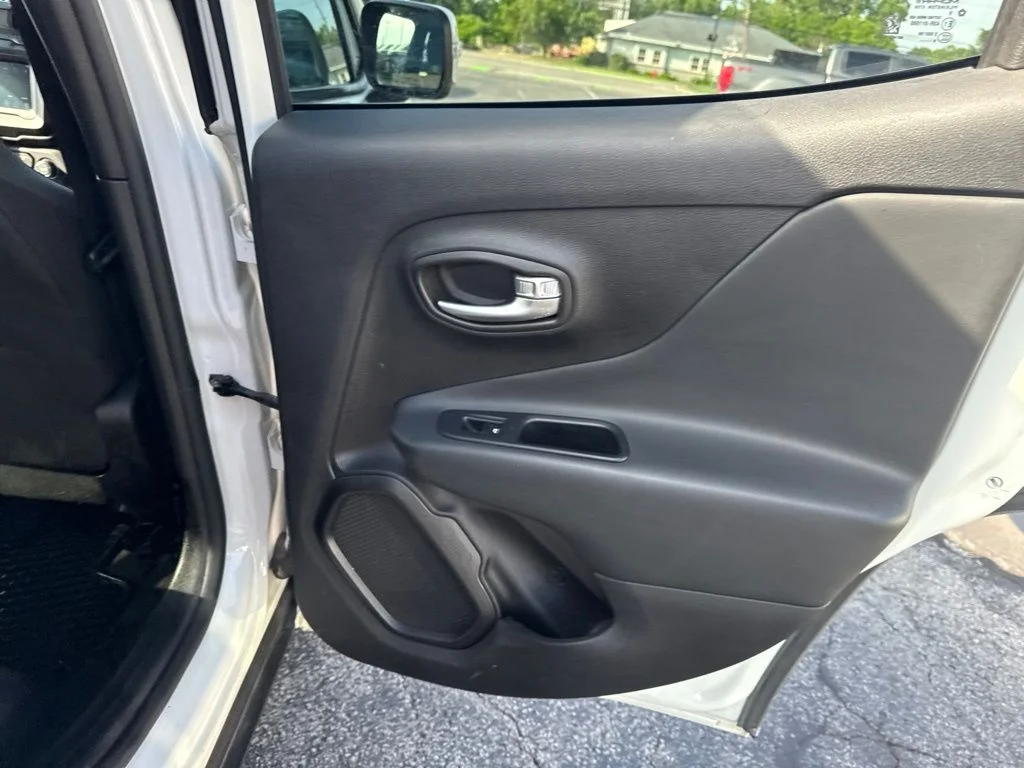 Certified Used 2020 Alpine White Clearcoat Jeep Latitude image 36