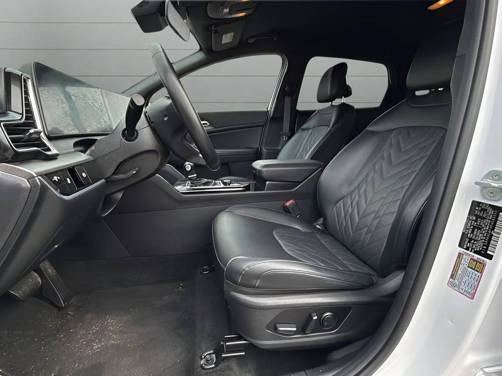 Used 2023 White Kia X-Line image 11