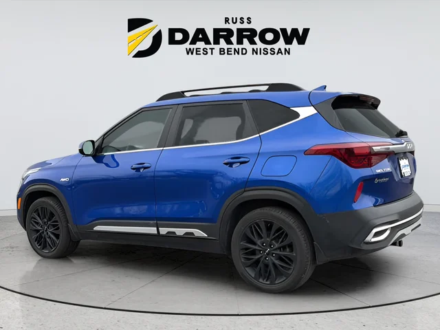 Used 2023 Blue Kia Nightfall image 3