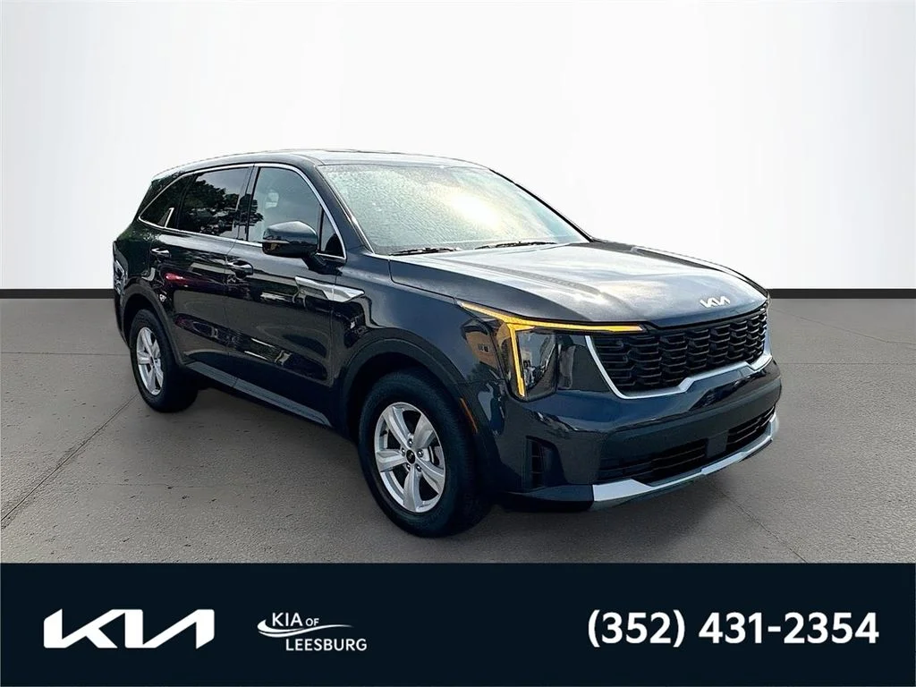 2025 Kia Sorento LX AT's photo
