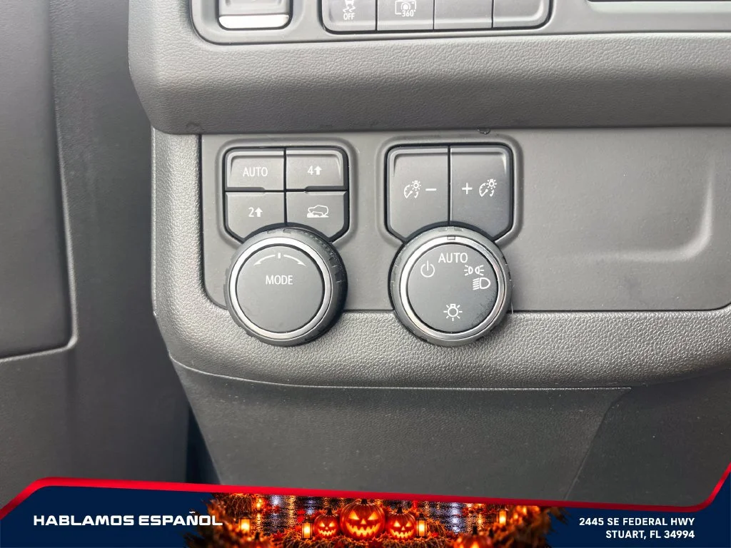Used 2022 SATIN STEEL METALLIC Chevrolet RST image 18