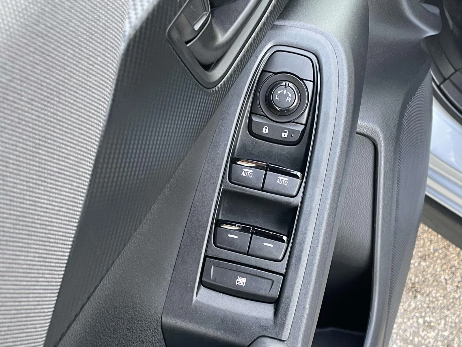 Used 2025 Ice Silver Metallic Subaru Premium image 6