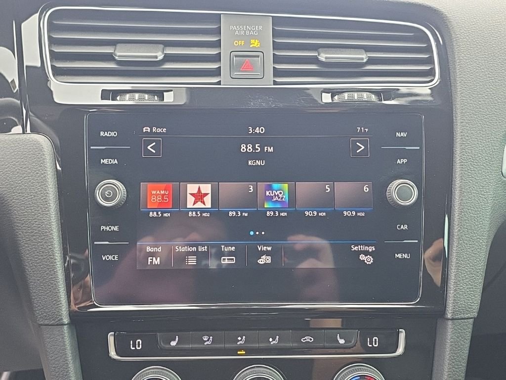 Used 2018  Volkswagen DCC & Navigation 4Motion image 16