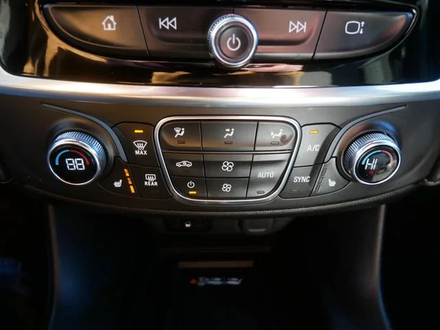 2023 Chevrolet Traverse 1LT - Photo 30