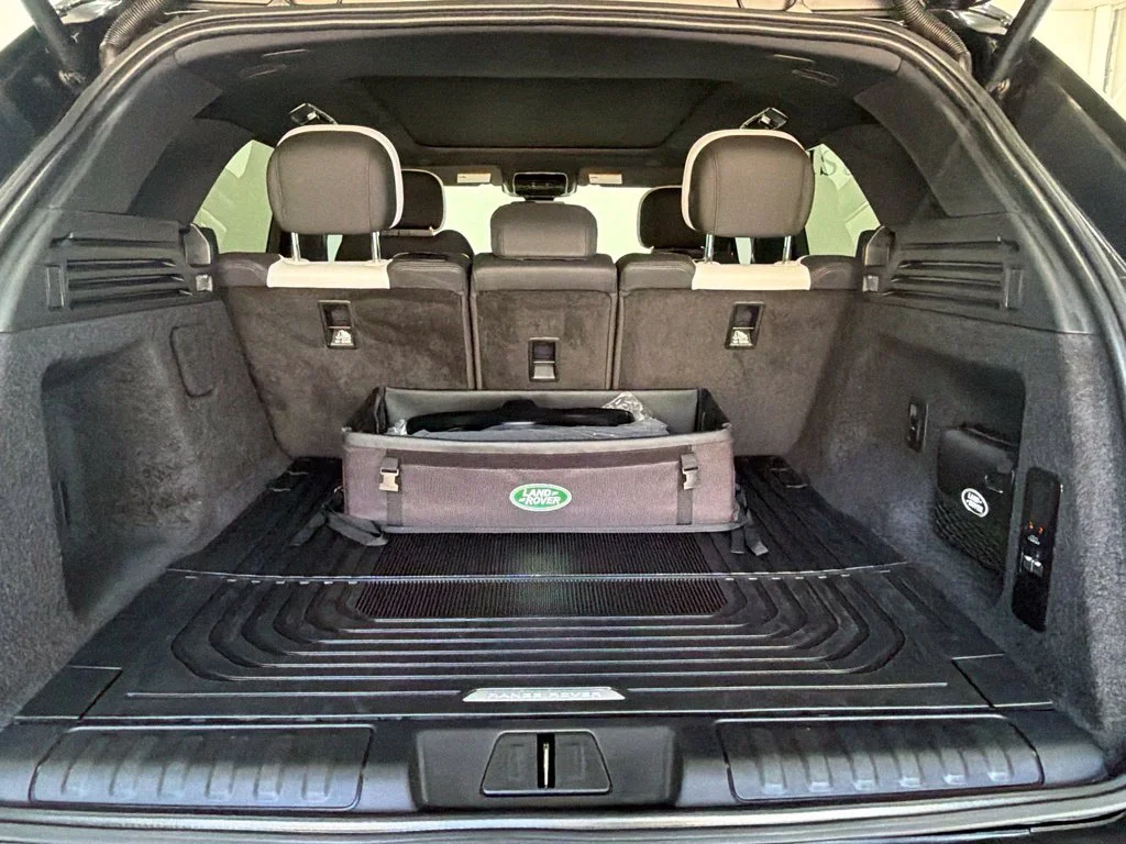 New 2024 Gray Land Rover Dynamic SE image 25