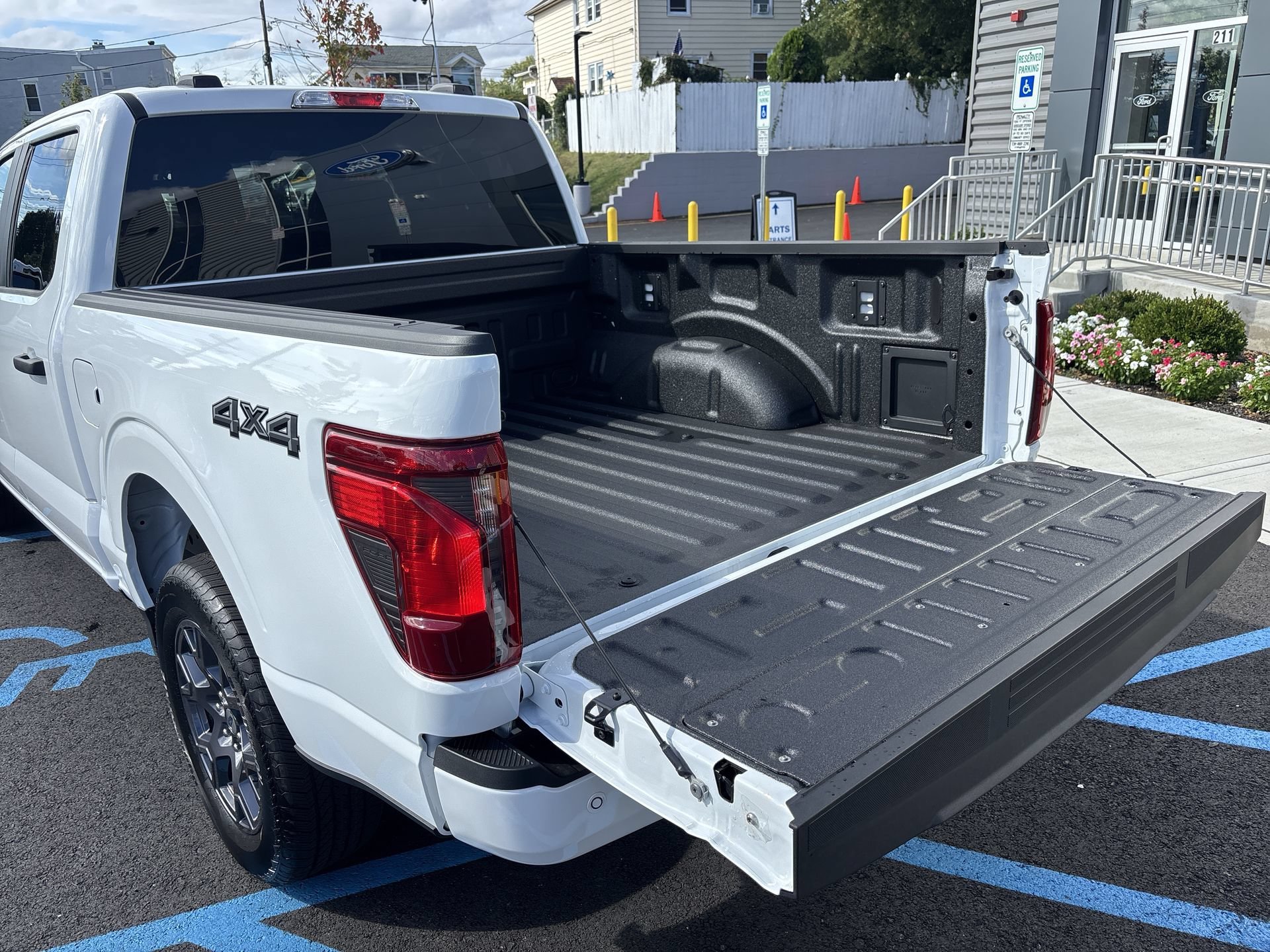 New 2026 Oxford White Ford STX® image 31