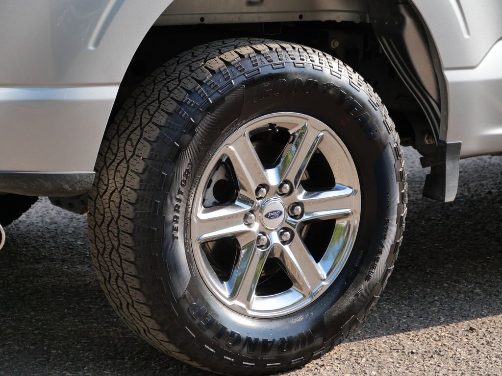 Used 2025 Silver Ford XLT image 7