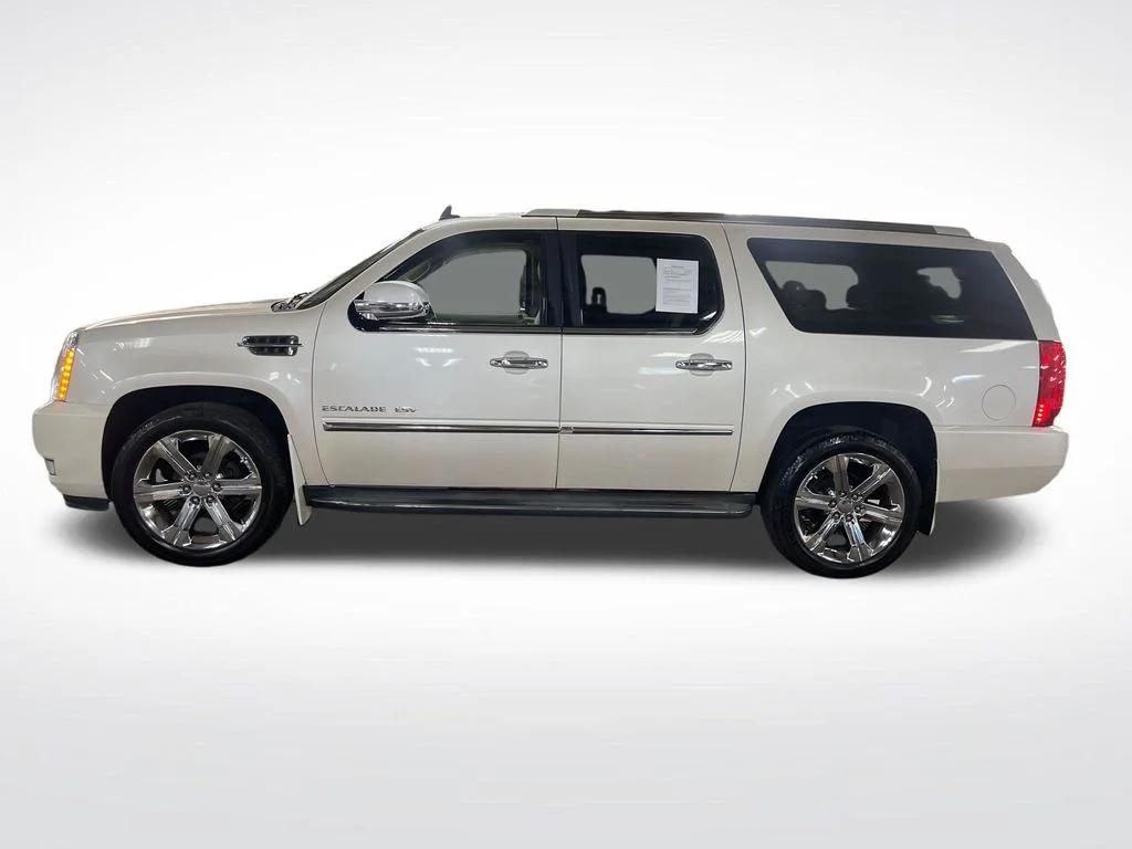 Used 2013 White Cadillac Luxury image 2