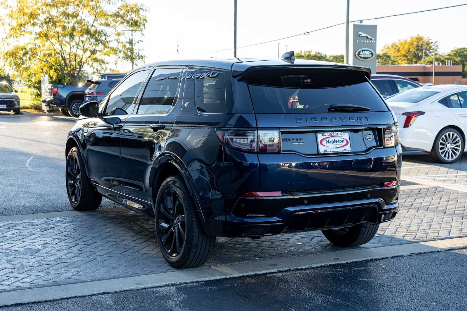Used 2020 Portofino Blue Metallic Land Rover SE R-Dynamic image 5