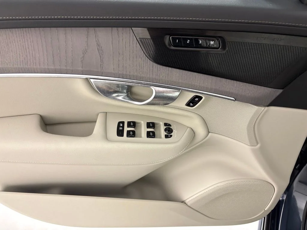 New 2026 Blue Volvo T8 Ultra image 27