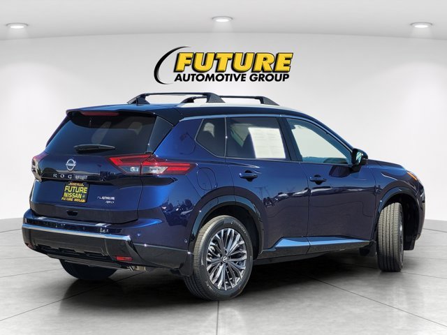 Used 2025 Blue Nissan Platinum image 4