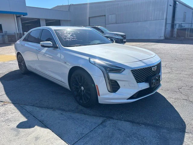 Used 2020 CRYSTAL WHITE TRICOAT Cadillac Luxury image 2