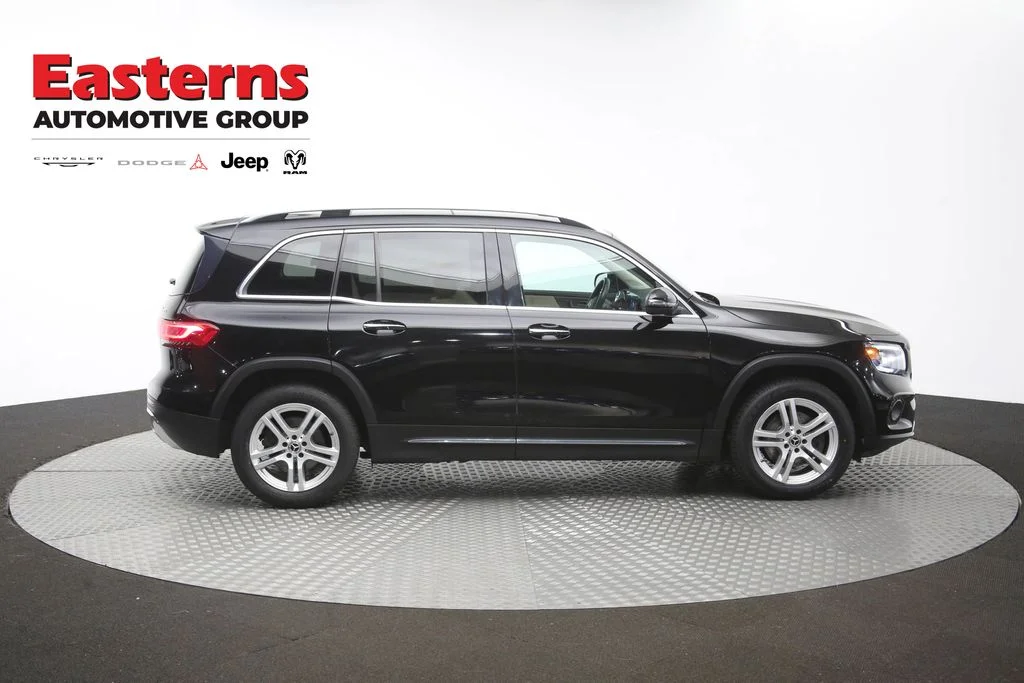 Used 2021 Black Mercedes-Benz GLB 250 image 41