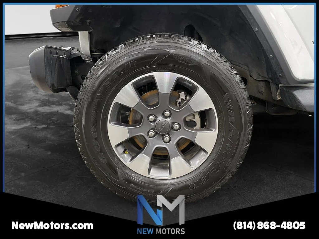 Used 2023 Bright White Clearcoat Jeep Sahara image 14