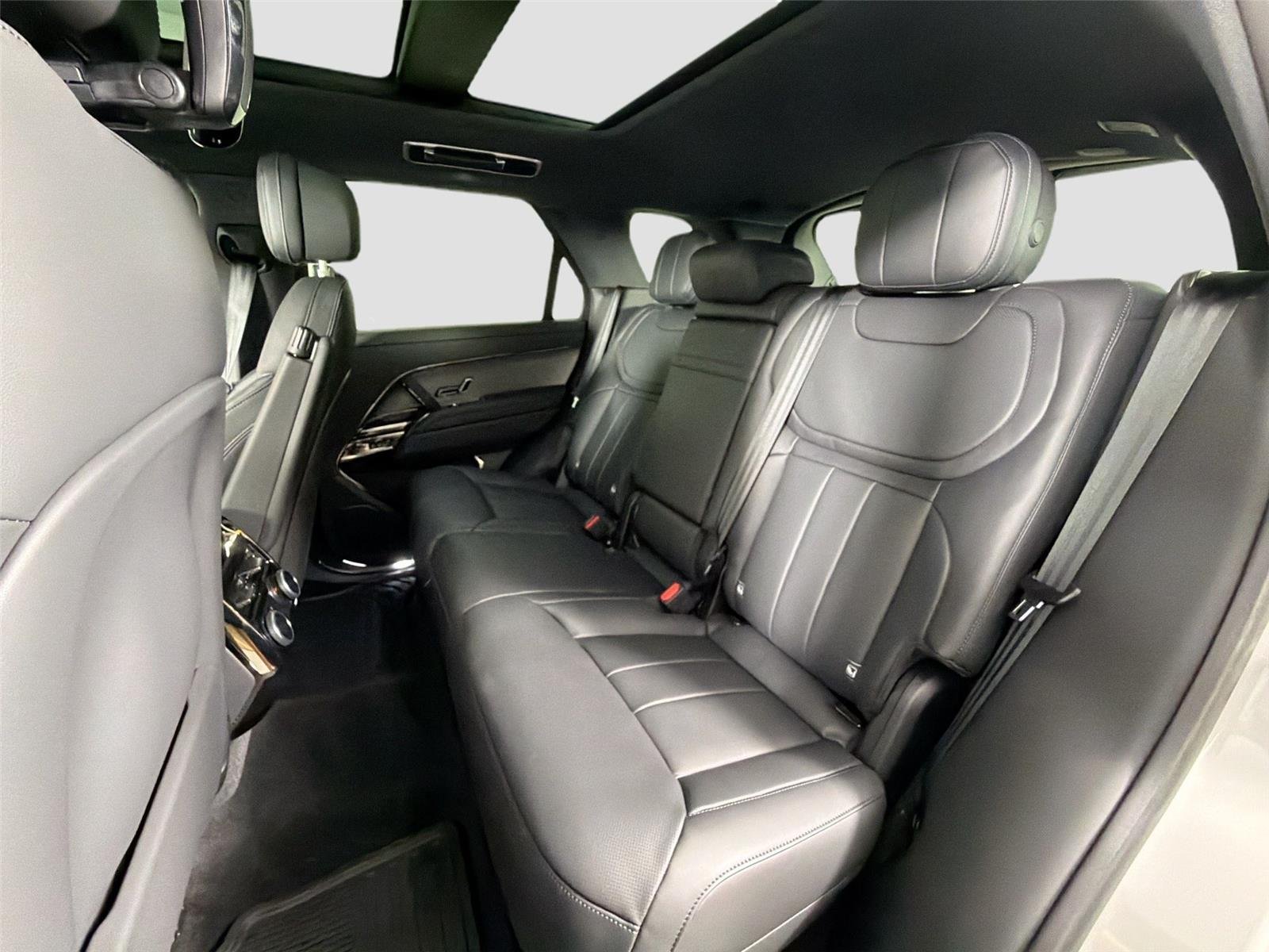New 2026 Borasco Grey Land Rover SE P360 image 23