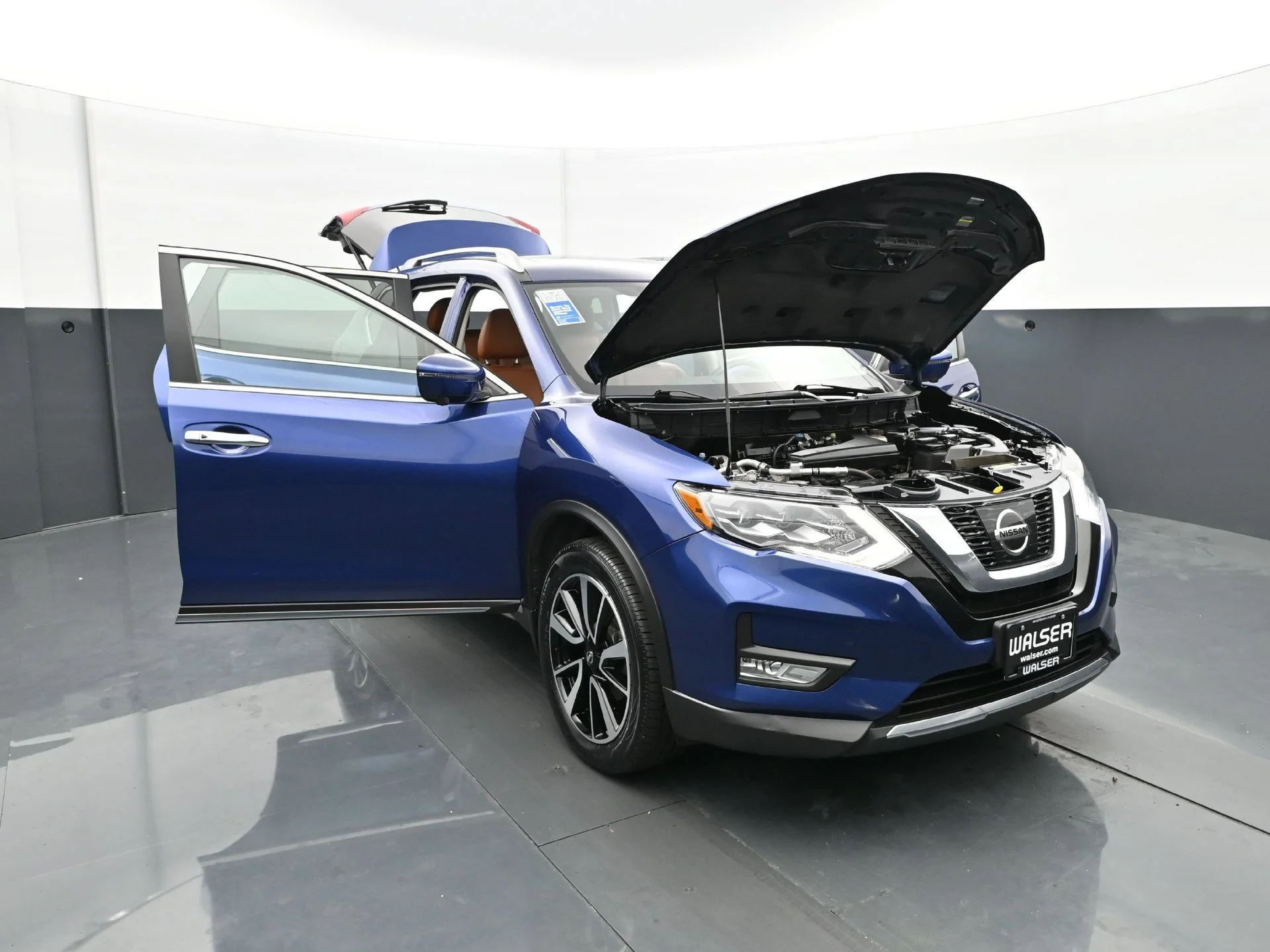 Used 2017 Caspian Blue Nissan SL image 41