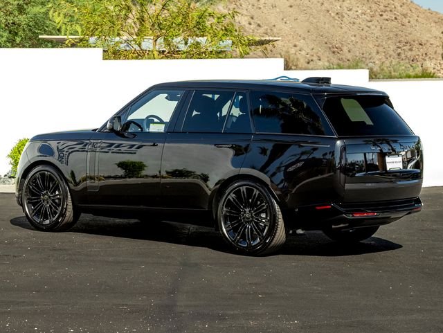 New 2026 Santorini Black Land Rover SE image 9