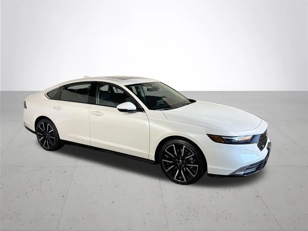 New 2026 Platinum White Pearl Honda Touring image 4