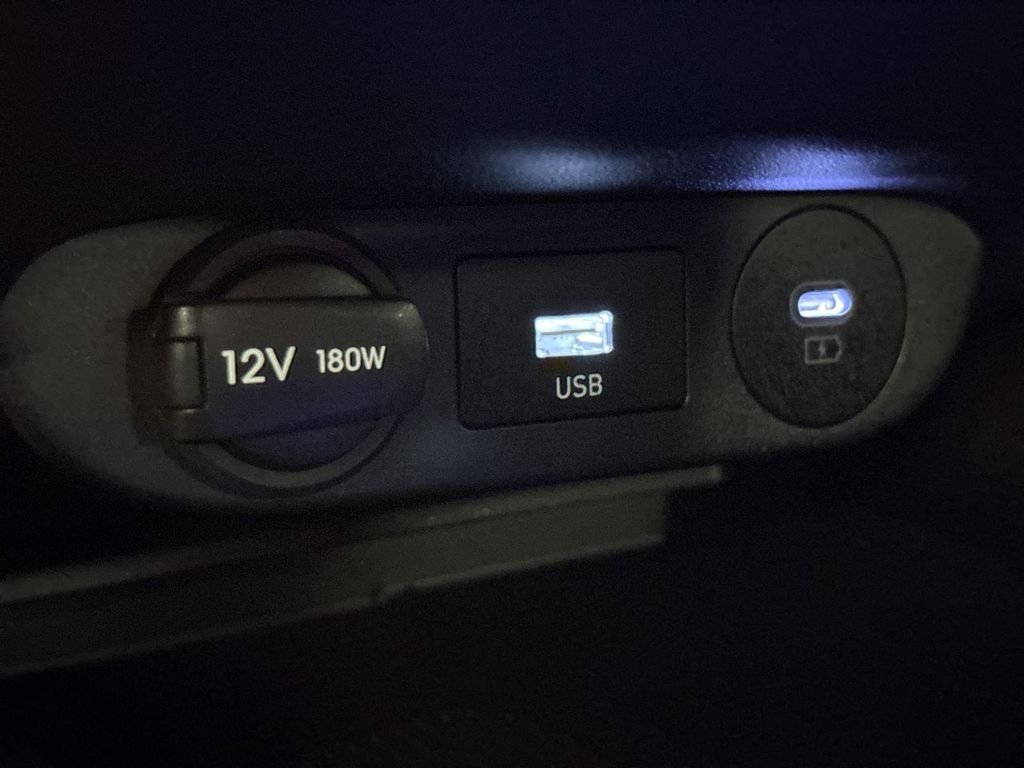 Used 2025 Gray Hyundai SEL Sport image 28