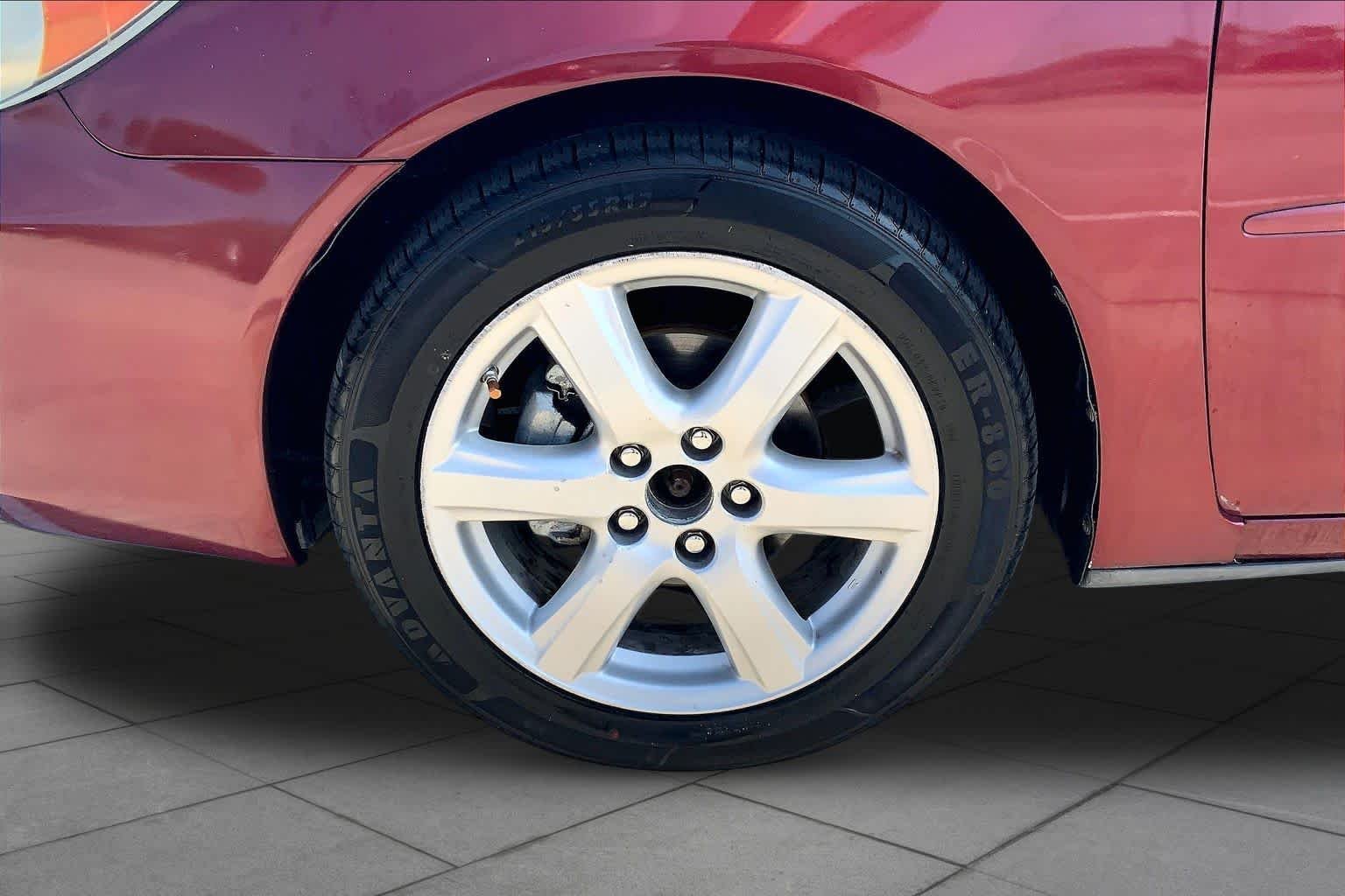 Used 2004 Salsa Red Pearl Toyota LE image 10