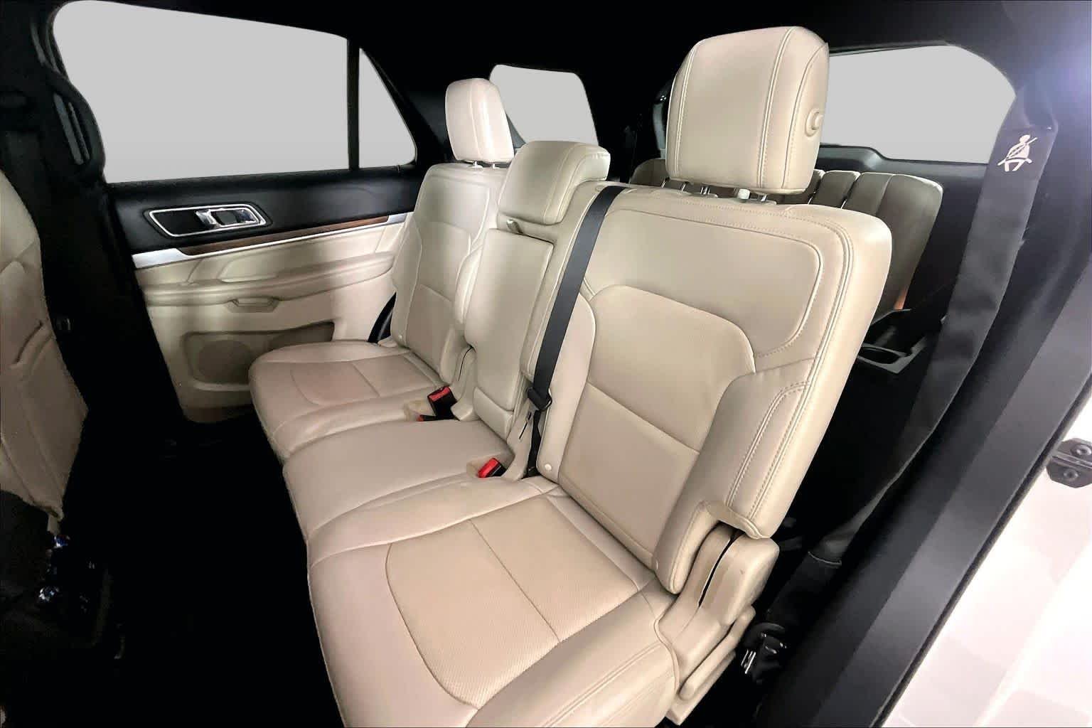 Used 2018 White Platinum Metallic Tri-Coat Ford Limited image 16