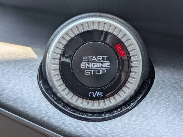 Used 2025 White Jeep Base image 31