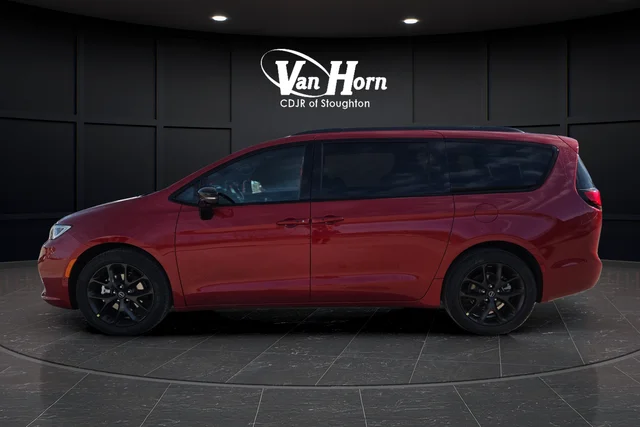 New 2026 Red Hot Pearl-Coat Exterior Paint Chrysler Select image 11