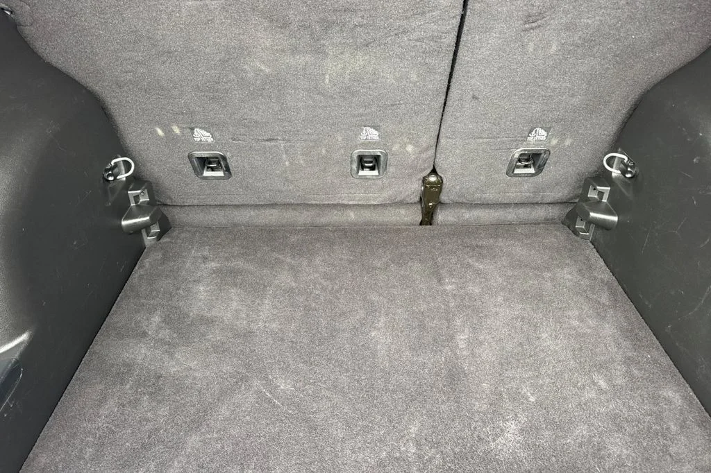 Used 2025 Silver Jeep Limited image 19