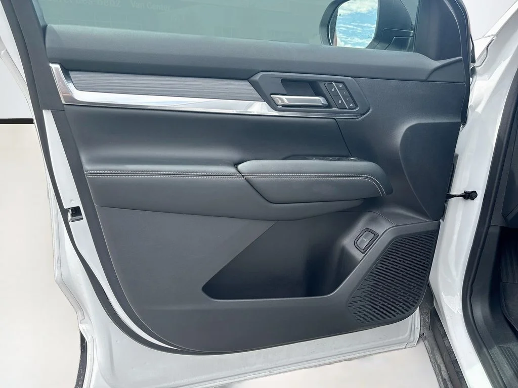 Used 2026 White GMC Elevation image 34