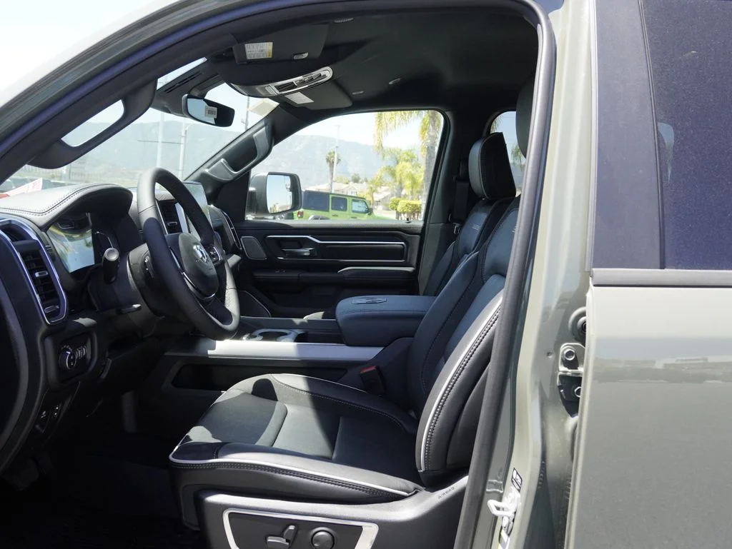 New 2026 Canyon Lake Exterior Paint RAM Laramie image 17