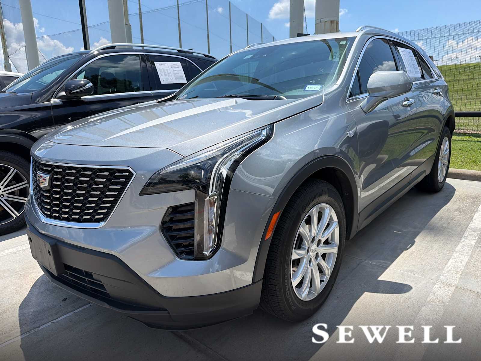 2023 Cadillac XT4 Luxury's photo